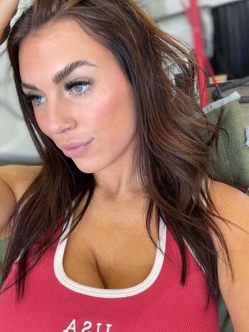 Full leaked Sydney cummins private photo