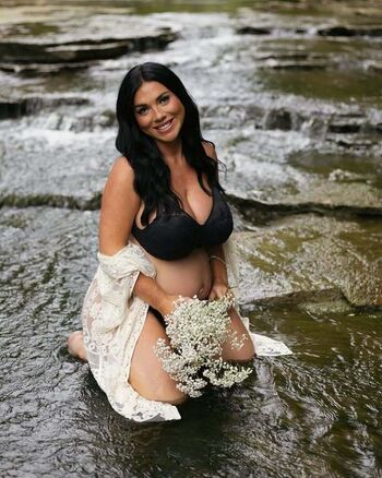 Full leaked Sydney cummins private photo