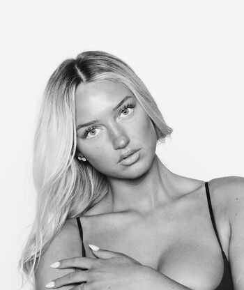 Full leaked Sydney thomas private onlyfans photo