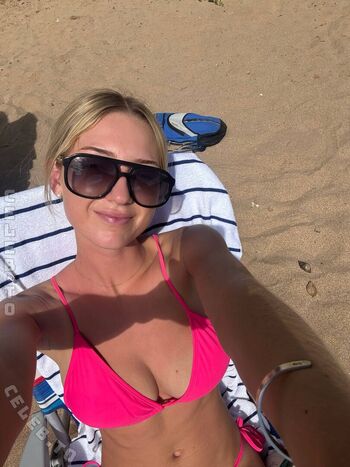 Full leaked Sydney thomas private onlyfans photo