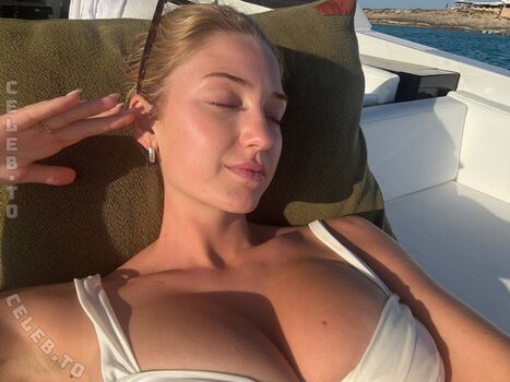 Full leaked Sydney thomas private onlyfans photo