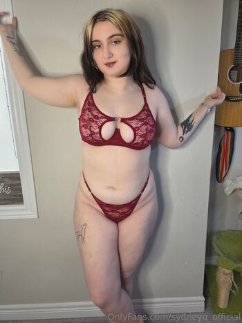 Full leaked Sydneyq private photo