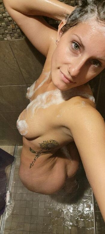 Full leaked Sylvie baby private photo