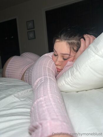 Full leaked Symone blust private photo