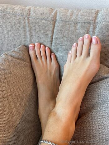 Full leaked Tall fit feet private onlyfans photo