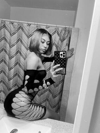 Full leaked Tameliaalexus private onlyfans photo