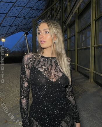 Full leaked Tamifenu private onlyfans photo