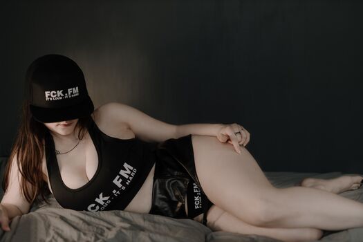 Full leaked Tarathewitch private onlyfans photo