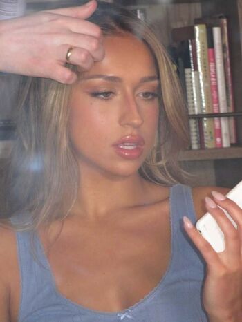 Full leaked Tate mcrae page private onlyfans photo