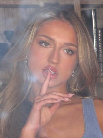 Full leaked Tate mcrae page private onlyfans photo