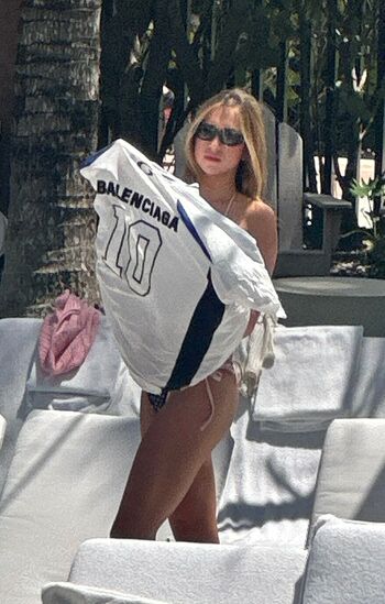 Full leaked Tate mcrae page private onlyfans photo