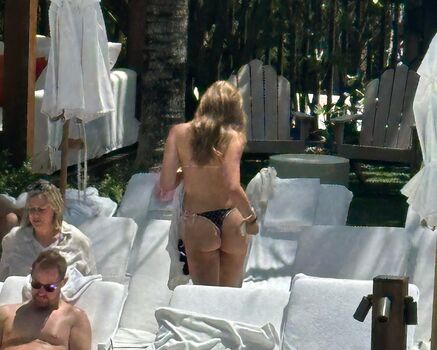 Full leaked Tate mcrae page private onlyfans photo