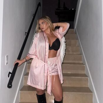 Full leaked Tatiezelman page private onlyfans photo