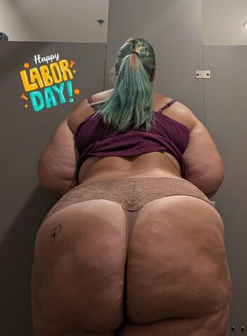 Full leaked Tattooed chubby private photo