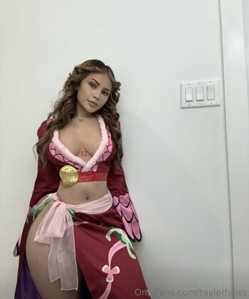 Full leaked Tayler hills private onlyfans photo