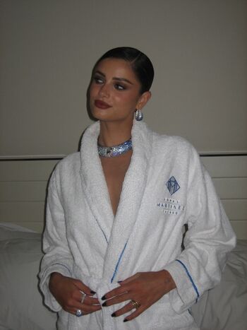 Full leaked Taylor hill private photo