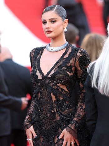 Full leaked Taylor hill private photo