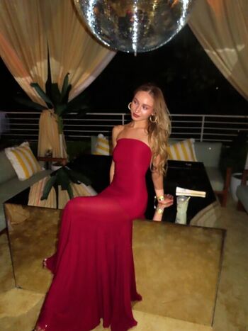 Full leaked Taylor hudson private photo