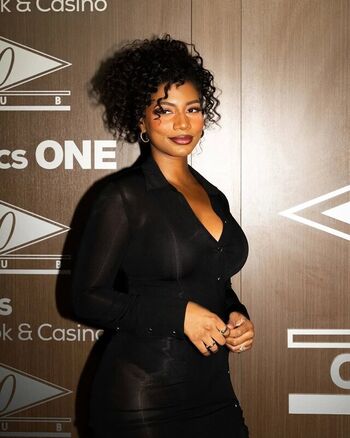 Full leaked Taylor rooks page private photo
