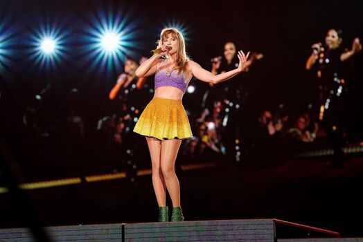 Full leaked Taylor swift private photo