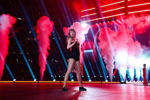 Full leaked Taylor swift private photo