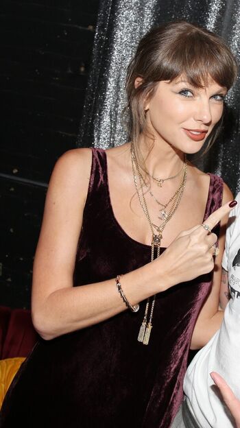 Full leaked Taylor swift  page private photo