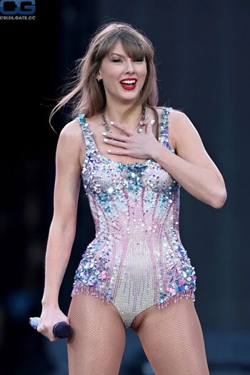 Full leaked Taylor swift private photo
