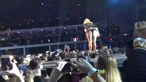 Full leaked Taylor swift  page private photo