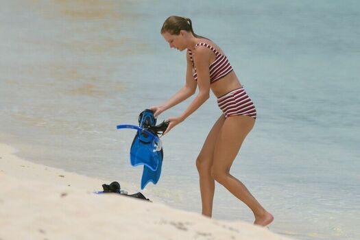 Full leaked Taylor swift  page private photo