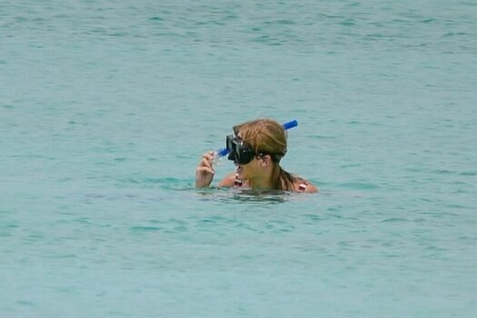 Full leaked Taylor swift  page private photo