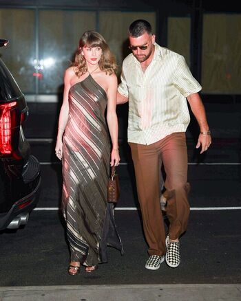 Full leaked Taylor swift  page private photo