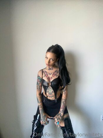 Full leaked Taylor white private photo