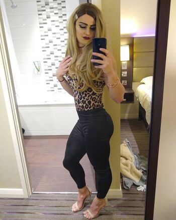 Full leaked Tayrosiee private photo
