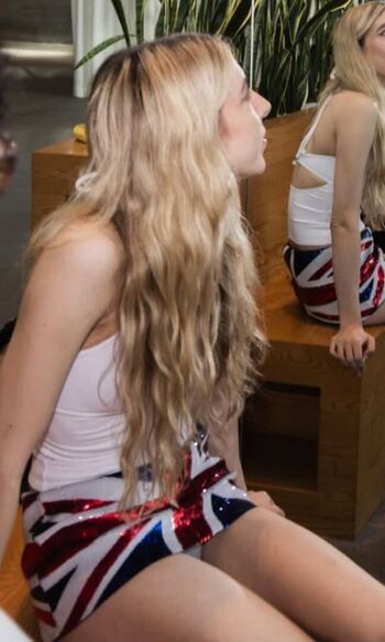 Tessa Belle Comedian