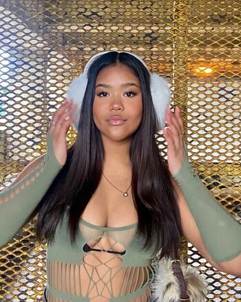 Full leaked Thai girls private onlyfans photo