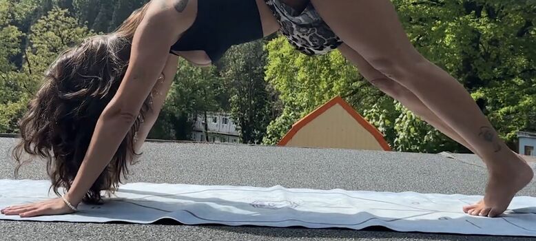 Full leaked Thais yoga private photo