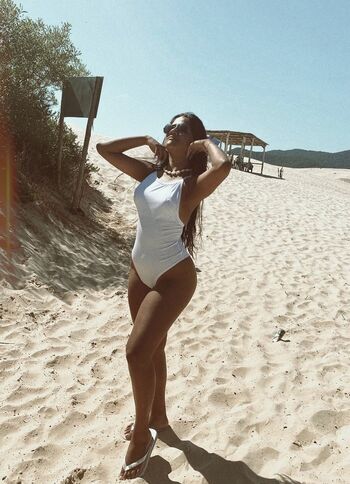 Full leaked Thaisssaalmeida private onlyfans photo