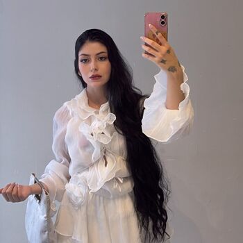 Full leaked Thaslla diniz private photo