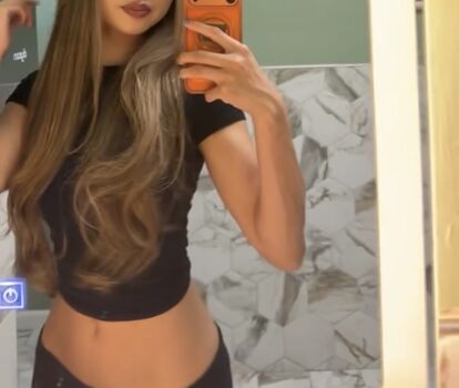 Full leaked Thatasiangirlatthads private photo
