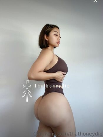 Full leaked Thathoneydip  page private onlyfans photo