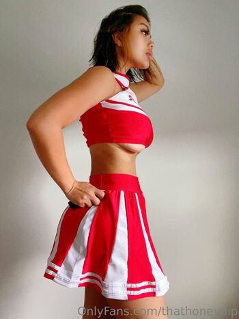 Full leaked Thathoneydip  page private onlyfans photo