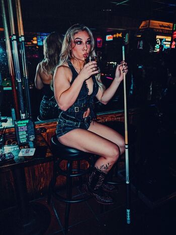 Full leaked Thea hail page private onlyfans photo