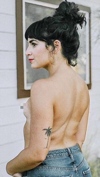 Full leaked Theanniepotts private photo