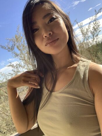Full leaked Theanvu page private photo