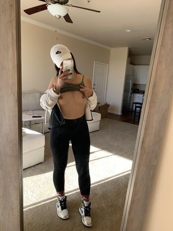 Full leaked Theanvu page private photo