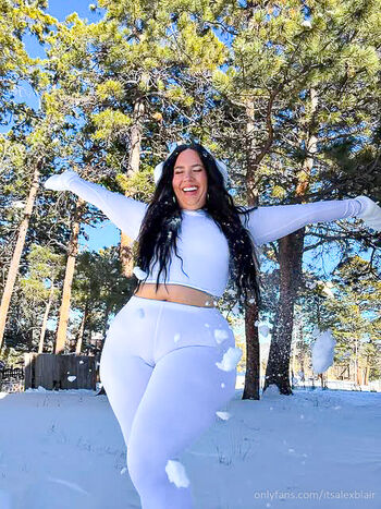 Full leaked Thecurvyfoxx page private onlyfans photo