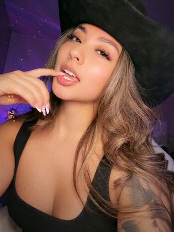 Full leaked Theegoldenrose private onlyfans photo