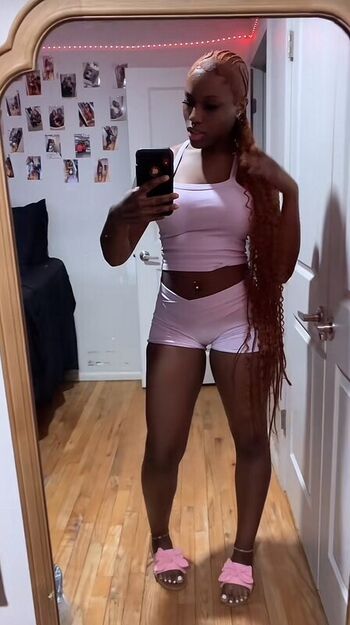 Full leaked Theeonlyyysasha private photo