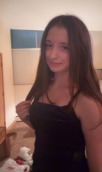 Full leaked Thehoneybeee private onlyfans photo