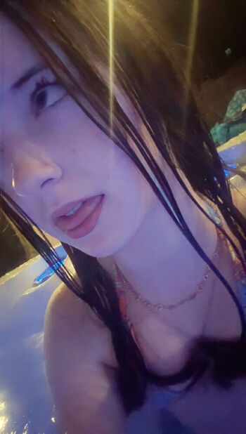 Full leaked Thehoneybeee private onlyfans photo